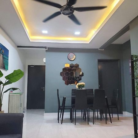 Casa Inderaloka Pantai Batu Buruk Apartment Kuala Terengganu Exterior foto