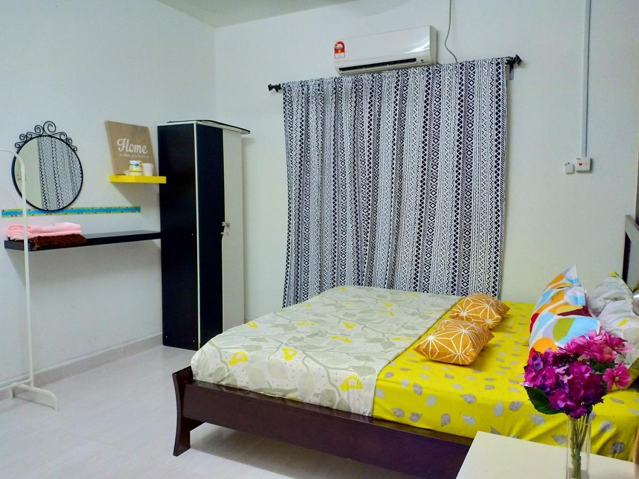 Casa Inderaloka Pantai Batu Buruk Apartment Kuala Terengganu Exterior foto